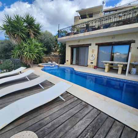 Bed and Breakfast Sunny Gozo Getaway Pool & Easy Check-In Ghajn il-Kbira  Екстер'єр фото