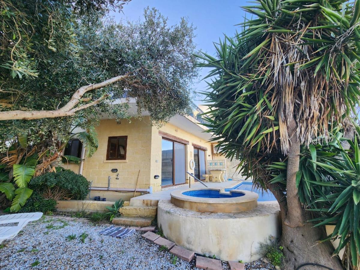 Bed and Breakfast Sunny Gozo Getaway Pool & Easy Check-In Ghajn il-Kbira  Екстер'єр фото