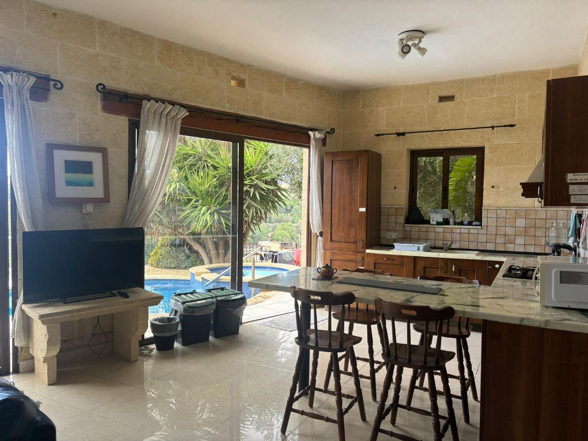 Bed and Breakfast Sunny Gozo Getaway Pool & Easy Check-In Ghajn il-Kbira  Екстер'єр фото