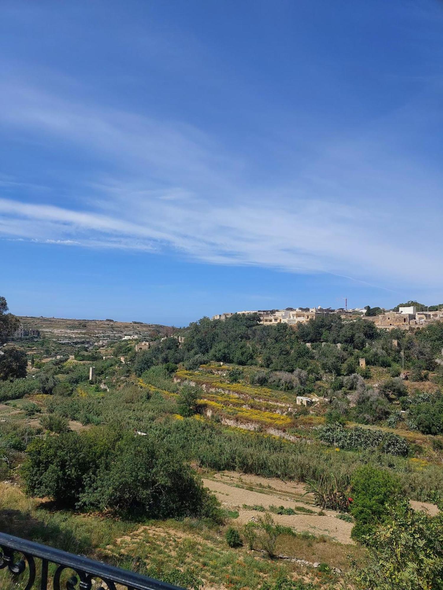 Bed and Breakfast Sunny Gozo Getaway Pool & Easy Check-In Ghajn il-Kbira  Екстер'єр фото