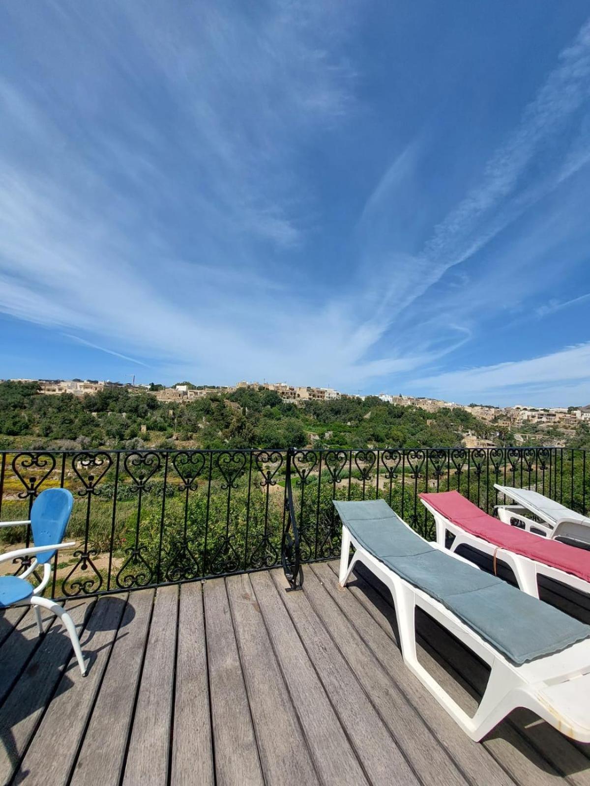 Bed and Breakfast Sunny Gozo Getaway Pool & Easy Check-In Ghajn il-Kbira  Екстер'єр фото